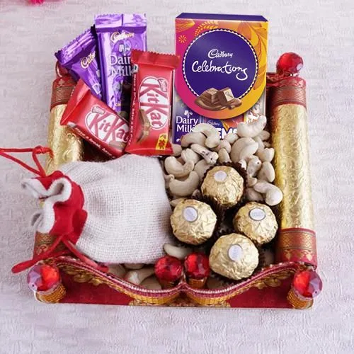 Magnificent Combo of Assorted Chocolates with Dry Fruits