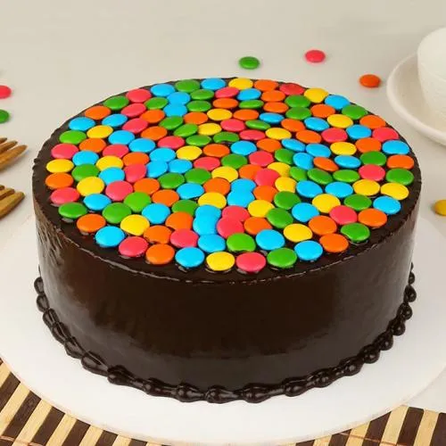 Mouth-Watering Round Chocolate Gems Cake