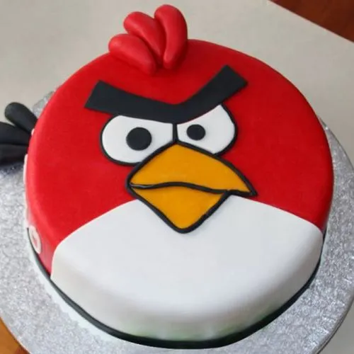 Gratifying Angry Bird Fondant Cake for Children