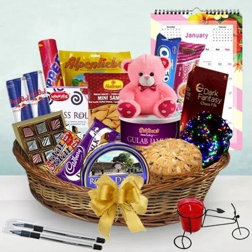 Exclusive Awaiting New Year Gift Hamper