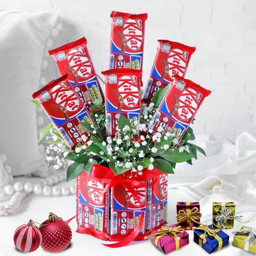 Sensational KitKat Arrangement for Xmas