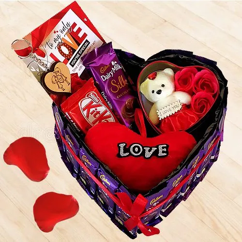 Romantic Gift Combo of Mixed Chocolates n Art Roses with Teddy n more