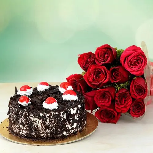 Graceful Bouquet of 12 Roses with Black Forest Cake