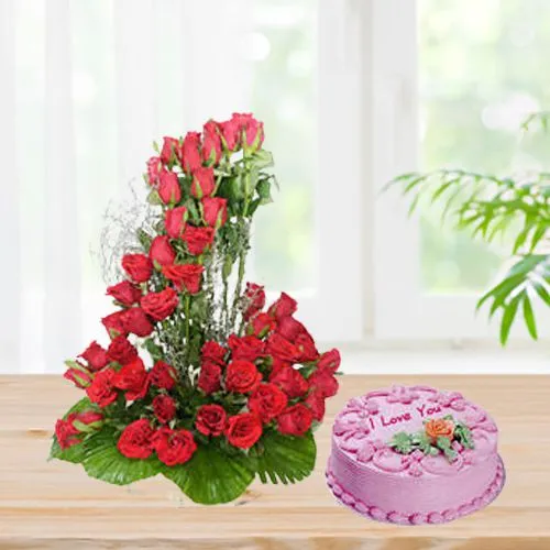 Splendid 50 Red Roses Basket with Strawberry Cake