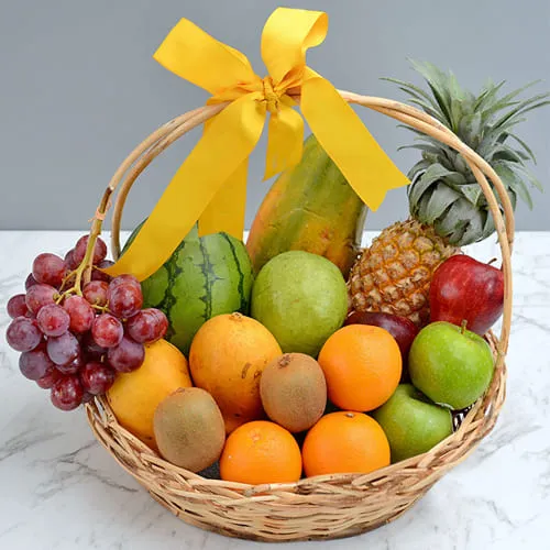 The-Seasons-Best Fresh Fruits Gift Basket