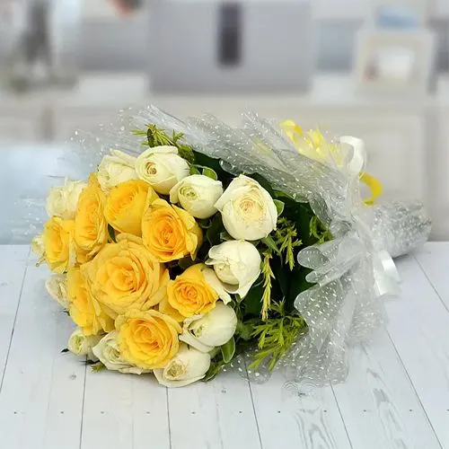 Artistic Bouquet of White N Yellow Roses