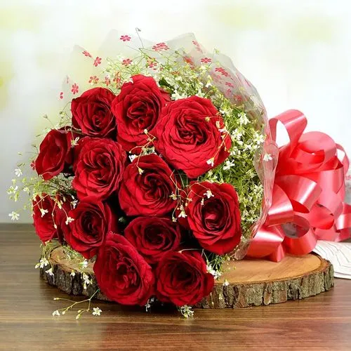Expressive Bunch of Long Stem Red Roses
