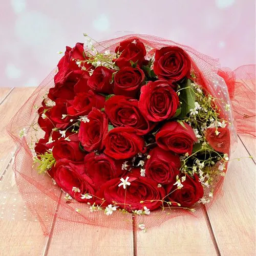 Delicate Bouquet of Timeless Red Roses