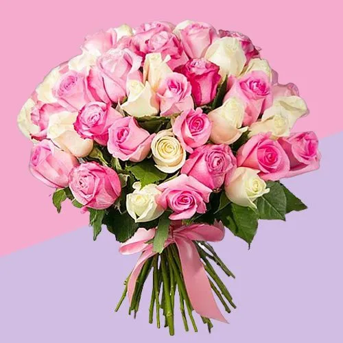 Pretty Bunch of Countryside White N Pink Roses